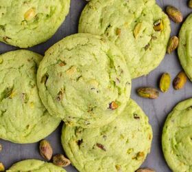 pistachio pudding cookies, Green Pistachio Pudding Cookies with Pistachio Pieces with Full Pistachio Pieces Surrounding