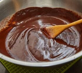 10 unexpected things you can do with a box of cake mix