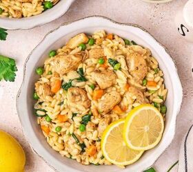 creamy lemon chicken orzo pasta easy one pan dinner recipe, Bowl of creamy lemon chicken orzo pasta with tender chicken and vegetables