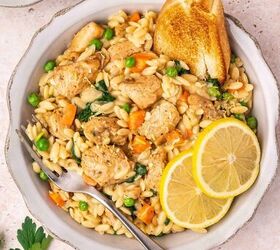 creamy lemon chicken orzo pasta easy one pan dinner recipe, Bowl of creamy lemon chicken orzo pasta with carrots peas and herbs