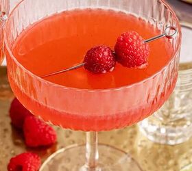 crockpot easter candy clusters, Raspberry Martinis on a tray with raspberry garnish