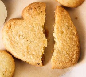 pistachio cookies dipped in dark chocolate, crumbly buttery pistachio cookies