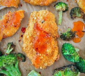 cornflake chicken strips with sweet chili honey and broccoli, Sweet chili honey sauce on crispy chicken strips