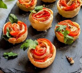 Puff Pastry Tomato Roses With Cheese and Onion
