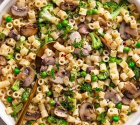 This creamy pasta dinner takes just 1 pan and 25 minutes to make