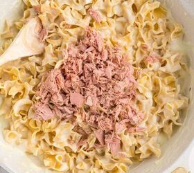 This quick tuna pasta is the lazy dinner everyone ends up loving