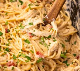 Slow Cooker Chicken Spaghetti (With Cream Cheese & Rotel)