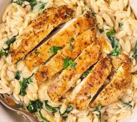 quick air fryer chicken fajita bowl 30 minute weeknight meal, Tender baked chicken served over creamy orzo pasta with spinach and Boursin cheese in a bowl