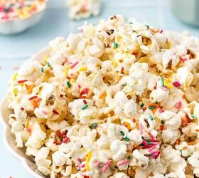 3 ingredient funfetti popcorn recipe easy no bake treat, Cake batter flavored popcorn clusters with sprinkles served in a bowl
