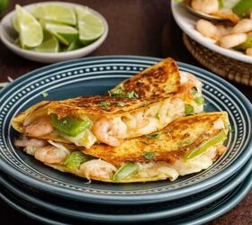 chicken tinga tostadas easy slow cooker recipe, Tacos Gobernado on a plate with limes in the back