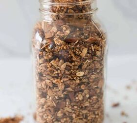 Easy Homemade Healthy Granola (Gluten-Free, Naturally Sweetened)