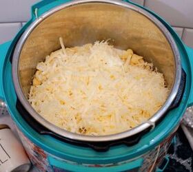 Make this easy copycat Panera mac and cheese recipe in just minutes!
