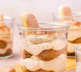 the best no bake tiramisu cheesecake cups mini dessert in jars, Elegant tiramisu cups in jars with smooth cream layers and coffee soaked biscuit base