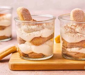 the best no bake tiramisu cheesecake cups mini dessert in jars, Homemade tiramisu cheesecake cups in mini jars with smooth mascarpone and cocoa dust finish