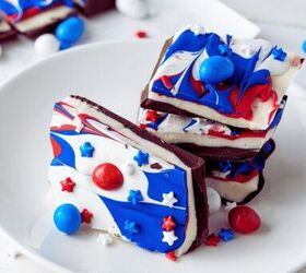 red white and blue chocolate bark, Serve the chocolate bark pieces