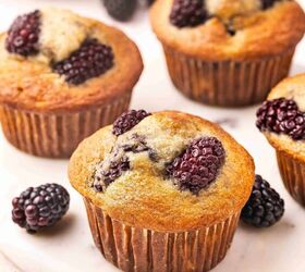 Easy & Fluffy Banana Blackberry Muffins (So Good!)