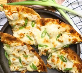 Buffalo Chicken Pizza | Chicken Flatbread Pizza Recipe