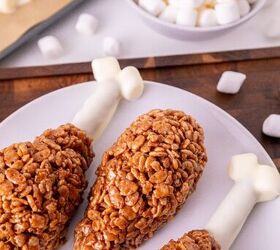 rice krispie turkey leg treats using pretzel bones, Chocolate Rice Krispie turkey leg treats arranged with white pretzel bones