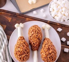 rice krispie turkey leg treats using pretzel bones, Rice Krispie turkey leg treats displayed on a plate with mini marshmallows