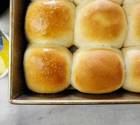 Fresh, warm, fluffy rolls in under 45 minutes?! They call these "right away diner rolls"