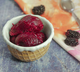 Red wine, blackberries, & raspberries all combine into an easy NO -CHURN sorbet—can there be a better summer recipe?!