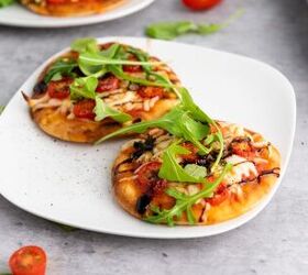 Here's why these mini pizzas are packed with flavor you just can't get in a "normal" pizza