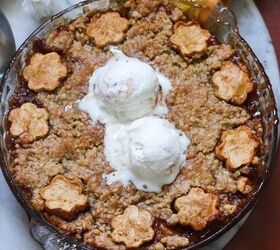 Better than pie, try this gooey apple goodness with a sugary crumble sprinkled on top