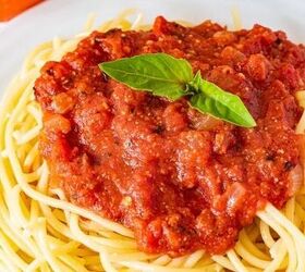 Proof that delicious, homemade spaghetti sauce doesn't need to be complex or time-consuming