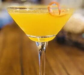Been looking for an excuse to relax? This sweet & tangy martini is loaded with vitamin C