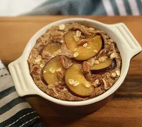 Put away that cereal bowl, and enjoy this delicious & healthy peach cobbler for breakfast instead