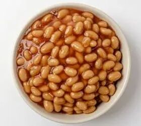 Mix canned beans with these 6 easy ingredients for a Southern dish people go crazy over