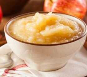 Mix canned applesauce with THIS for an easy & delicious 22-minute dessert