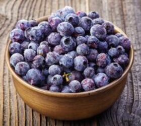 Mix 3 cups of frozen blueberries with THIS for a delicious dessert you won't be able to resist