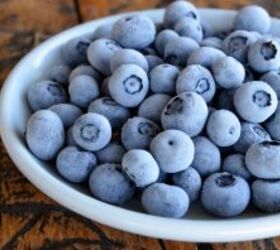 <u>Mix 1 cup of frozen blueberries with THIS for a delicious & easy treat you'll absolutely LOVE</u>