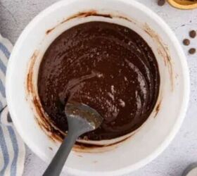 <u>Mix brownie mix with this 1 ingredient for a dessert we never would have thought of, but is pure genius!</u>