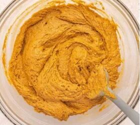 <u>Mix 1 box of spice cake mix with these 2 ingredients for a treat that is SUPER easy and completely divine</u>