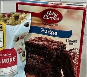 <u>Mix 1 box of brownie mix with these 4 simple ingredients for a Christmas dish that will get devoured in minutes</u>