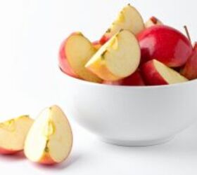 <u>The delicious and STUNNING reason people are putting apple slices in the microwave for 30 seconds today</u>