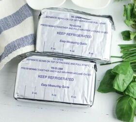 <u>Mix 2 8-oz blocks of Philadelphia cream cheese with THIS for an appetizer that is always a HUGE hit</u>