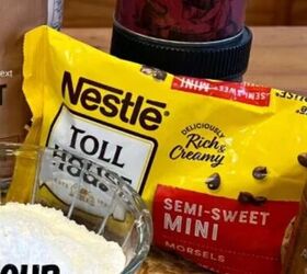 <u>Mix 1 cup of Nestle chocolate chips with this for an insanely yummy & cozy dish (quick & easy!)</u>