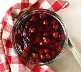 <u>Mix 1 can of cherry pie filling with THIS for a SUPER easy and delicious dessert</u>