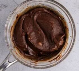 This 3-ingredient Easter fudge has the best surprise ever!