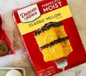 <u>Mix 1 box of Duncan Hines yellow cake mix with THIS for a crazy delicious dessert that's quite genius</u>