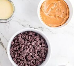 This insanely easy, 10-minute fudge is a must-try today!
